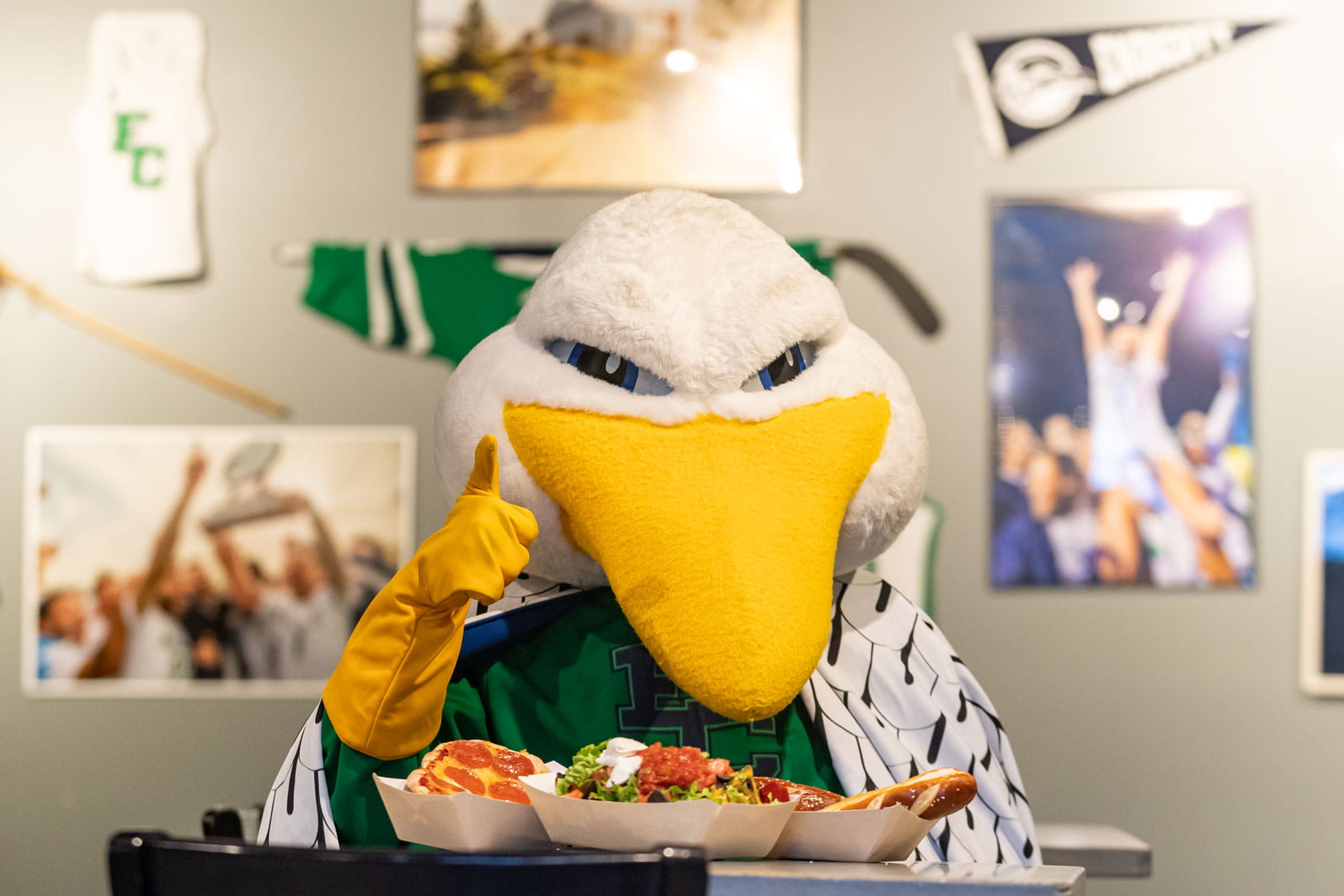 Endicott mascot at Gully's